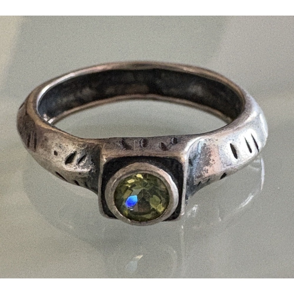 Silpada Sterling 925 Silver Peridot Etched Ring Size 7 Light Green Stone
